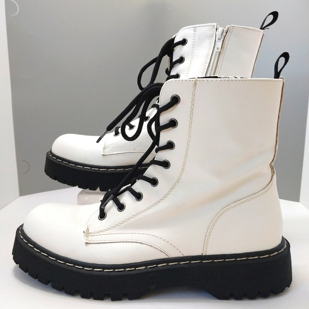 Sincerely Jules Harley Moto Boots, White, Size 9.5 - Picture 2 of 12